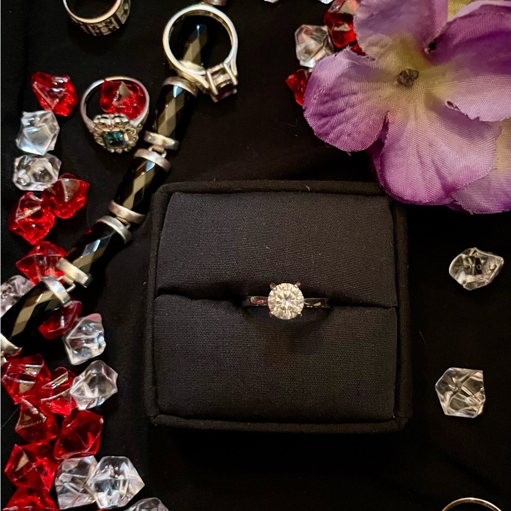 925 Sterling Silver Solitaire Diamond
💙CZ Ring 💍 - Picture 4 of 6
